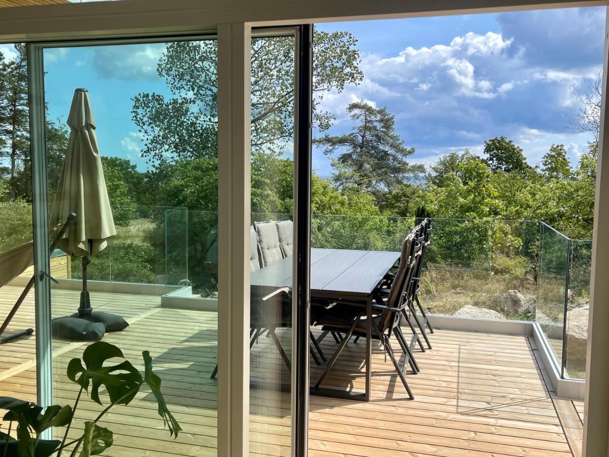 Nybygget Hus I Svaneke Taet Pa Klipper, Skov Og Hav Extérieur photo