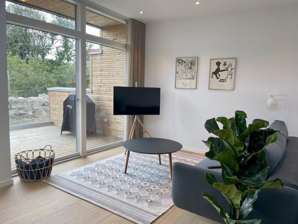 Nybygget Hus I Svaneke Taet Pa Klipper, Skov Og Hav Extérieur photo