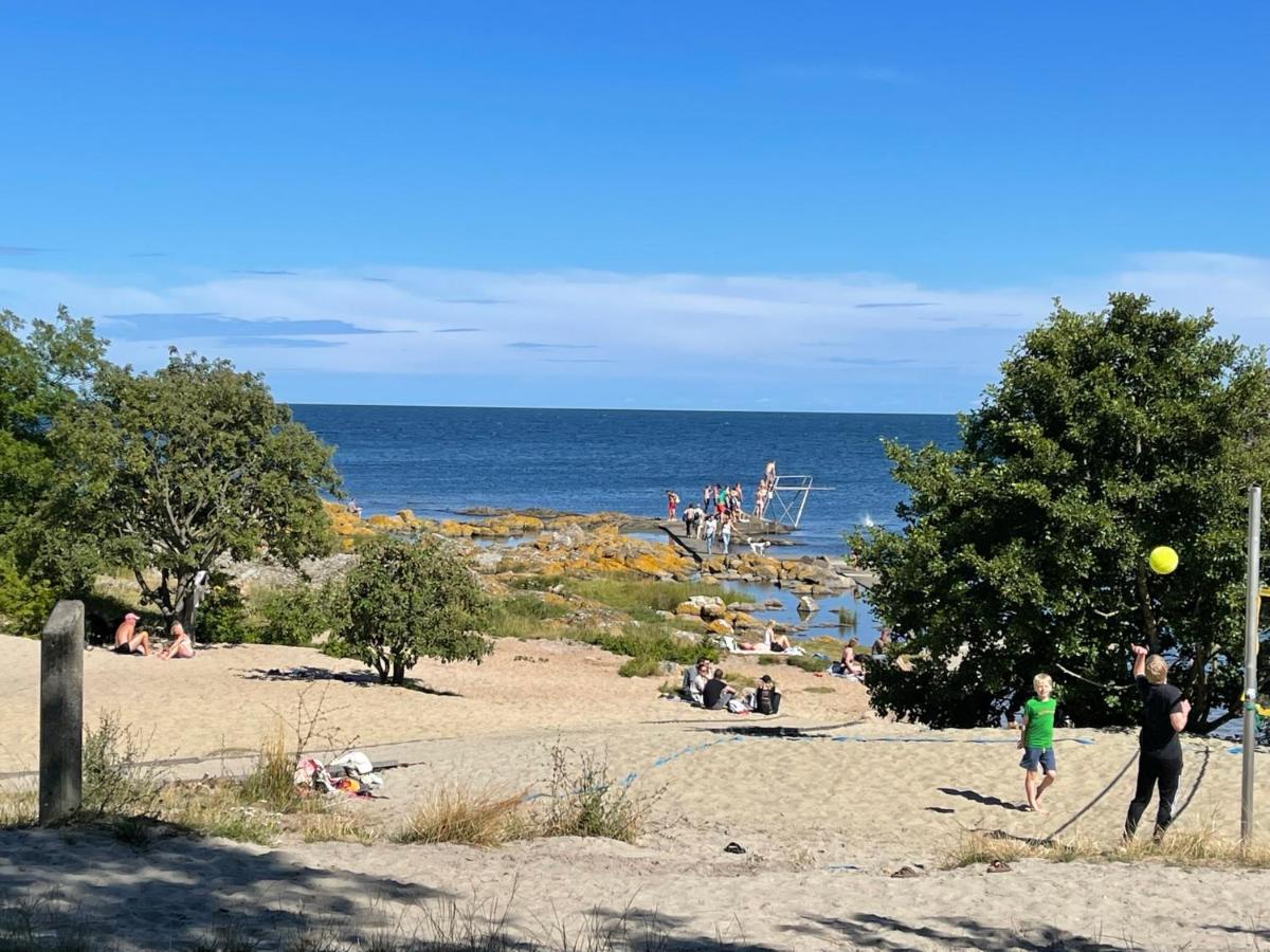 Nybygget Hus I Svaneke Taet Pa Klipper, Skov Og Hav Extérieur photo