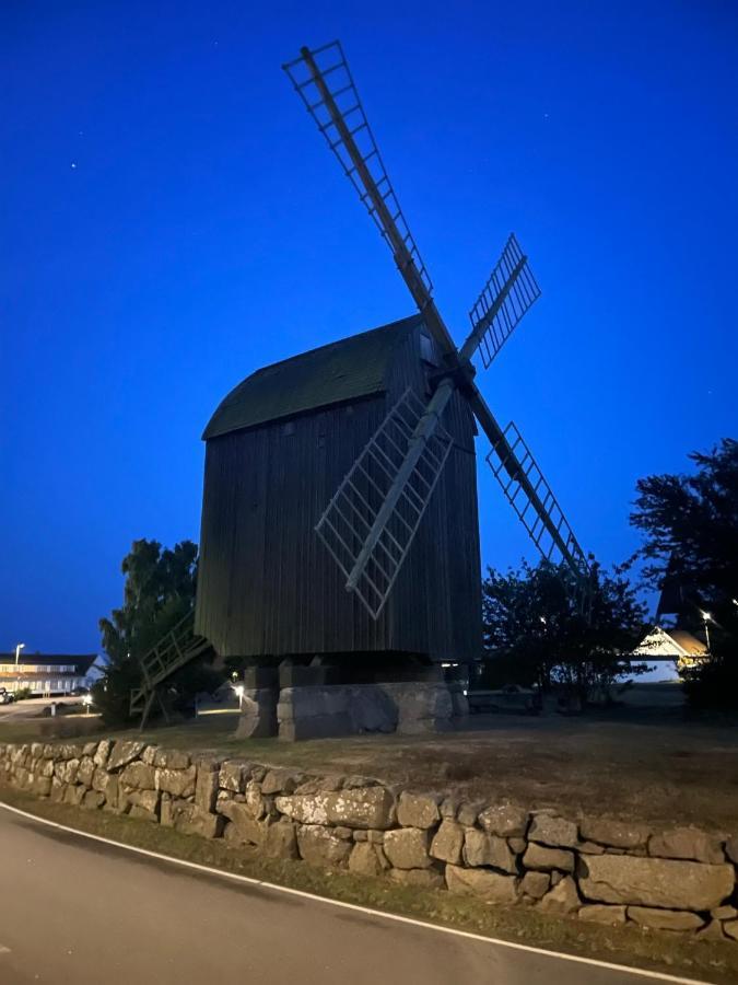 Nybygget Hus I Svaneke Taet Pa Klipper, Skov Og Hav Extérieur photo