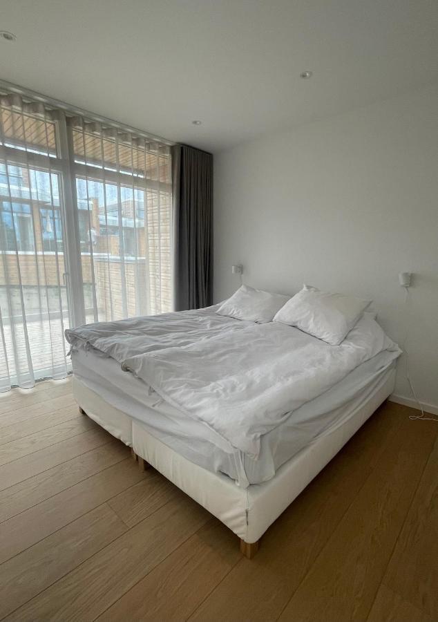 Nybygget Hus I Svaneke Taet Pa Klipper, Skov Og Hav Extérieur photo