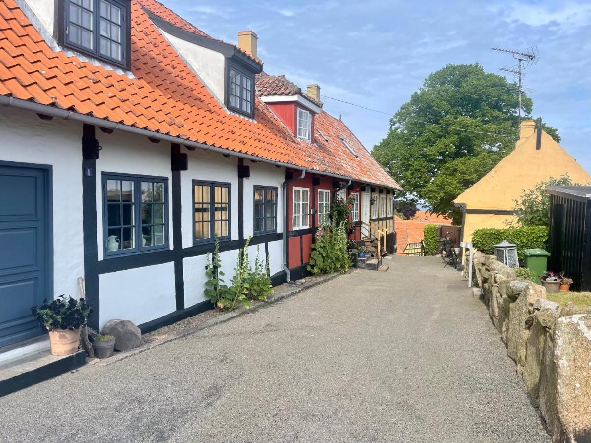 Nybygget Hus I Svaneke Taet Pa Klipper, Skov Og Hav Extérieur photo